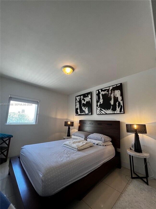 Foto del edificio - 2300 NW 7th St