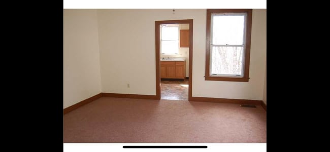 Building Photo - 1413 Elm St