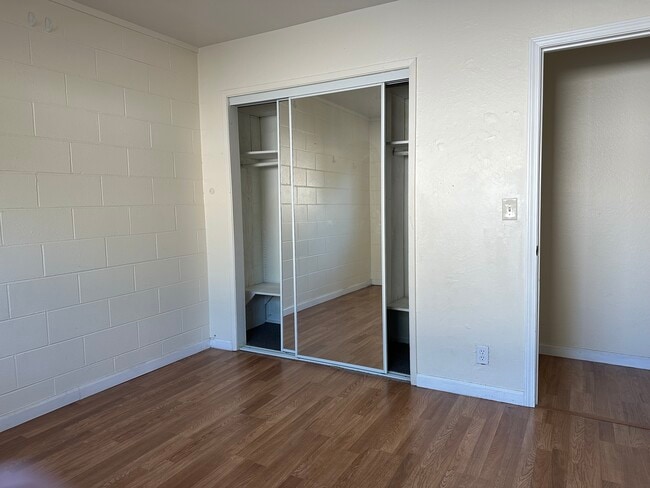 Building Photo - 1110 Buena Vista Ave