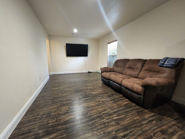 Foto del edificio - 3002 Mansfield St