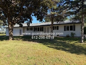 Building Photo - 1809 Bielenberg Dr