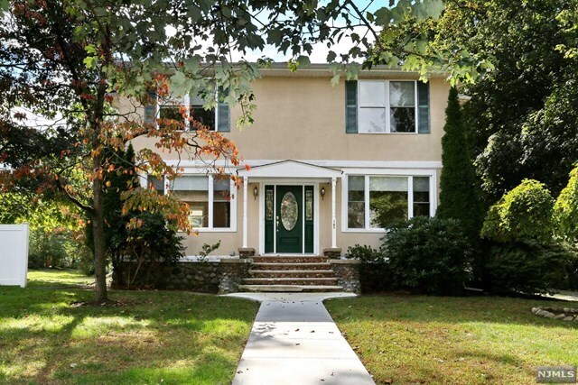 Foto del edificio - 165 Ridge Ave