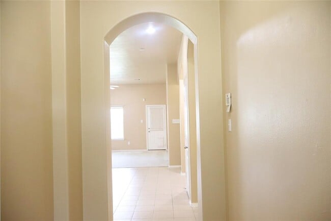 Building Photo - 21590 Kings Bend Dr