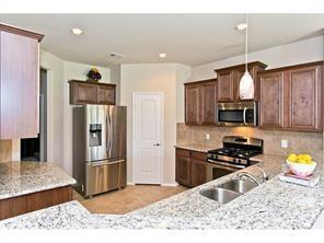 Building Photo - 9613 Sleepy Hollow Dr