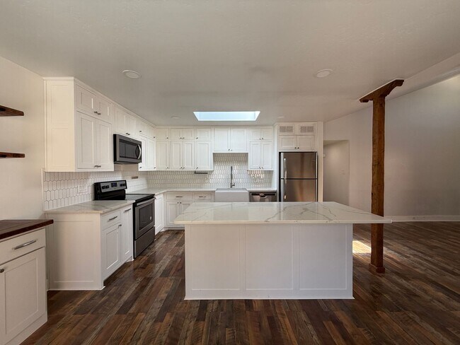 Foto del edificio - Charming 3 bed 2 bath!