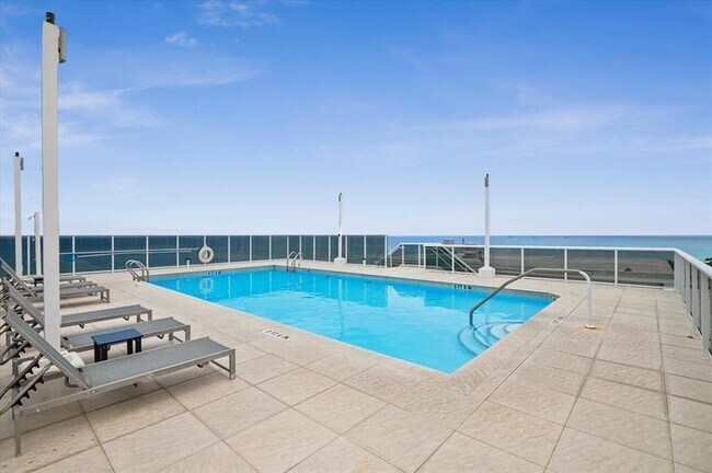 Foto del edificio - 2841 N Ocean Blvd
