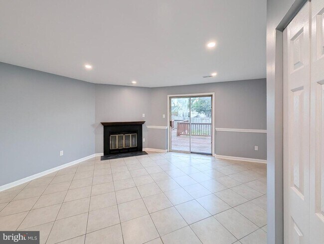 Foto del edificio - 517 Gloucester Ct