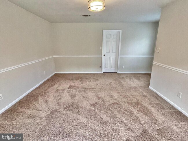 Building Photo - 12621 Kempston Ln