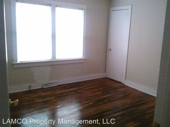 Foto del edificio - 3330 Hawkins Ave
