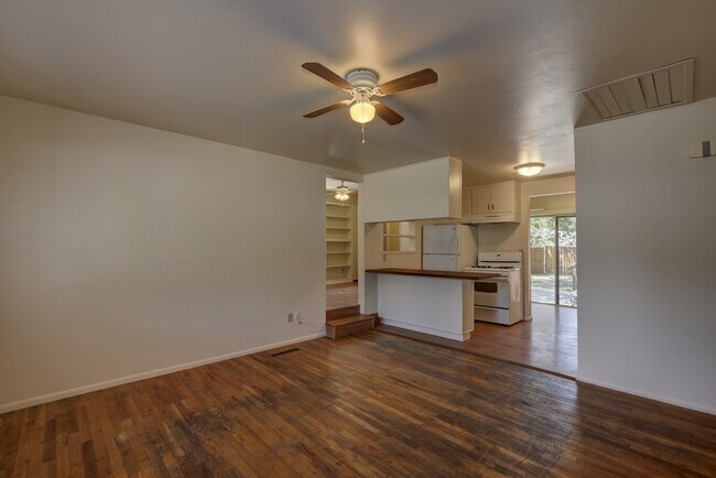 Foto del edificio - 806 Campbell St