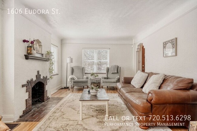 Photo - 1606 Eudora St House