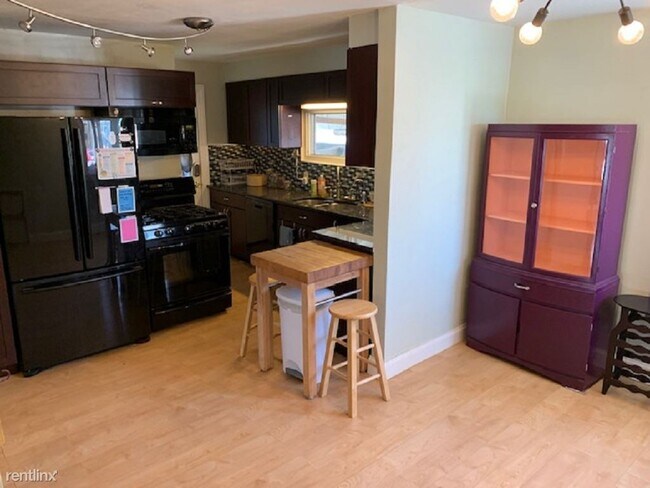 Building Photo - 3 br, 1.5 bath House - 326 Arthur Ave
