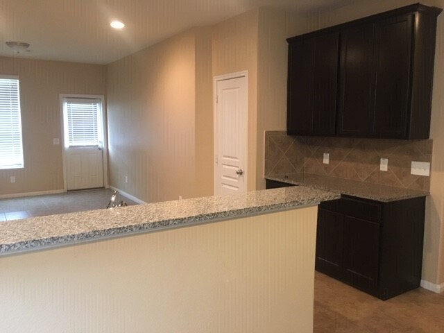 Foto del edificio - 20102 Linden Spruce Ln