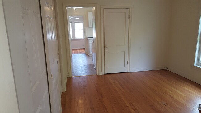 Building Photo - 1448 Wilmette Ave