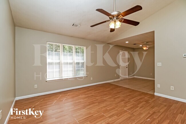 Building Photo - 300 Mote Cir