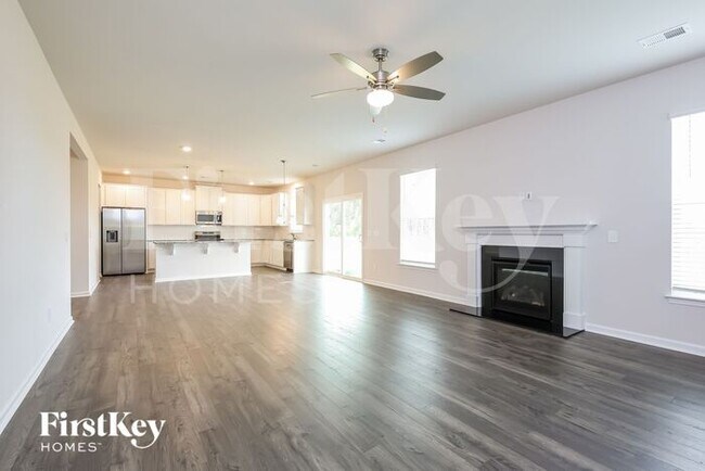 Building Photo - 510 Hillpark Ln