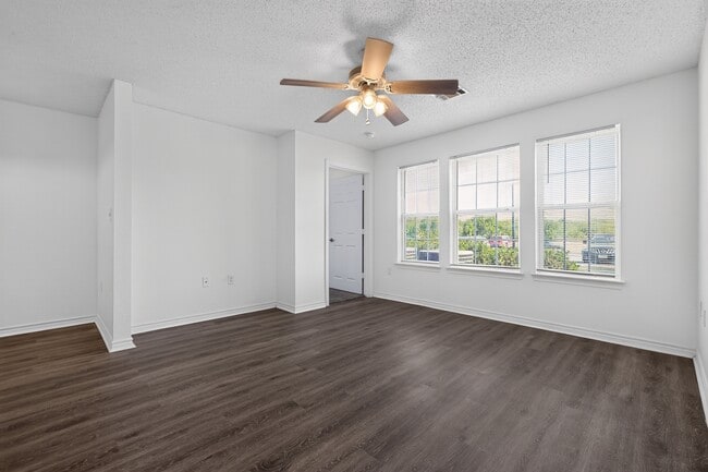 Building Photo - Marketplace Apartments