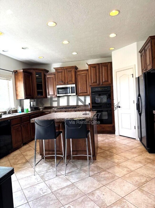 Building Photo - 2251 Pebblestone Ln W