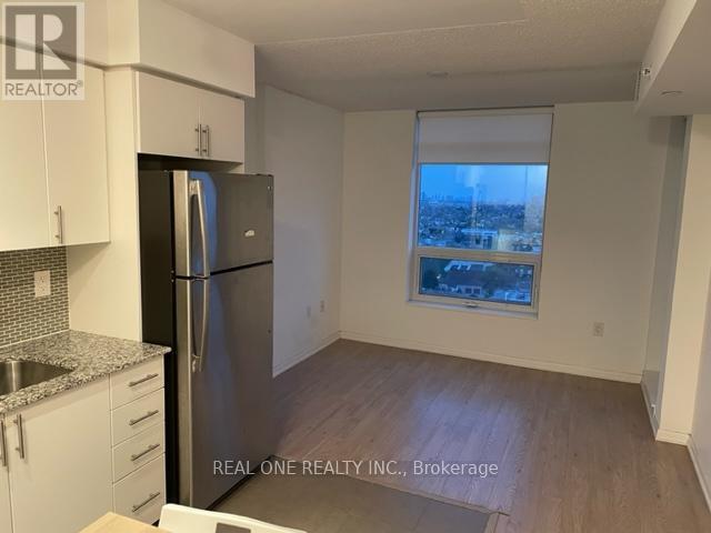 Photo du bâtiment - 830-1830 Lawrence Ave W