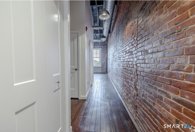 Foto del edificio - 424 Main St