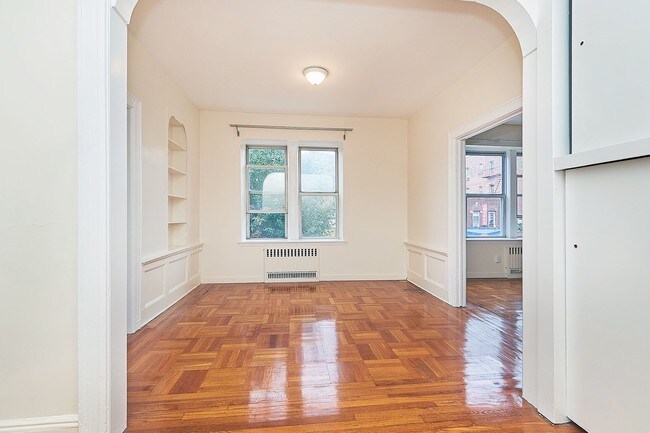 Building Photo - 502 Cortelyou Rd