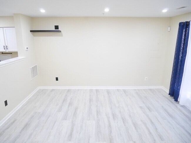 Foto del edificio - Spacious Townhome- Glen Burnie, MD *PET FR...