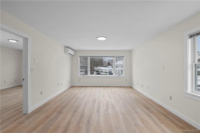 Foto del edificio - 174 E Lake Blvd