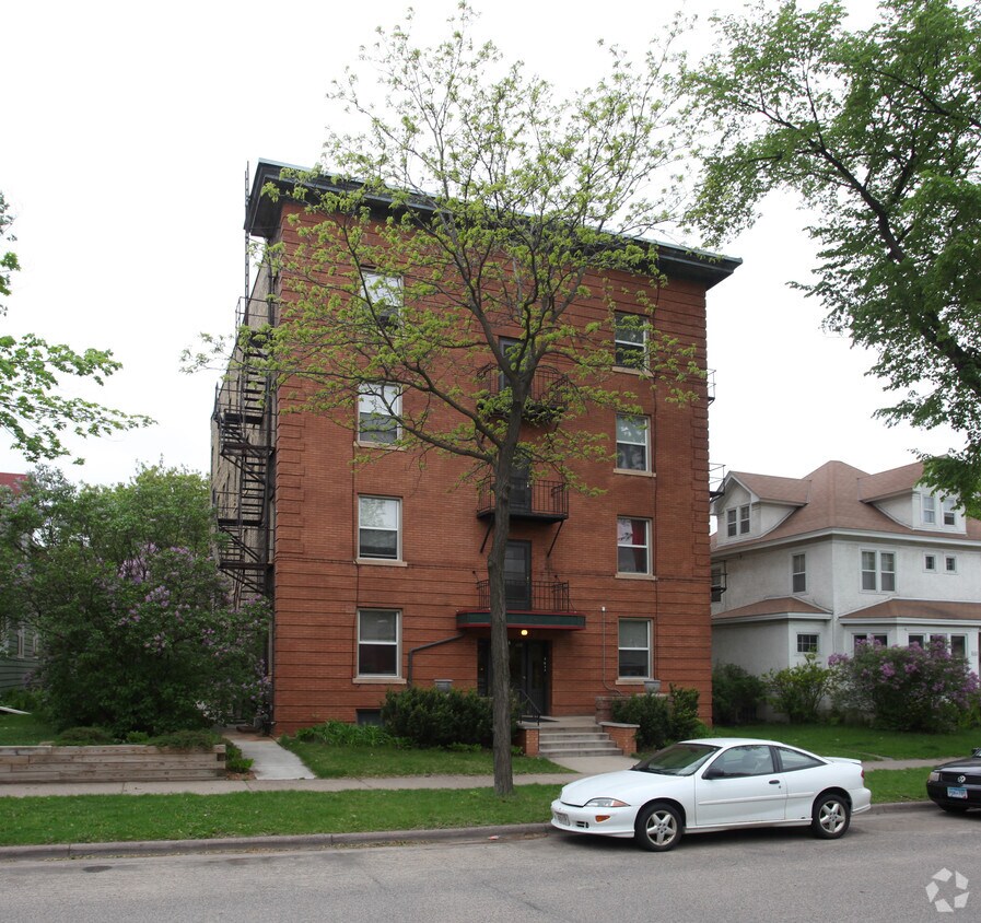 Primary Photo - 606-608 7th St SE