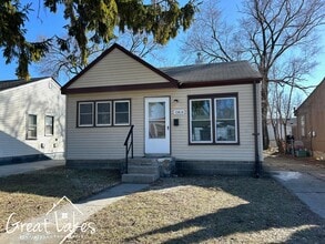 Building Photo - 13018 Prospect Ave