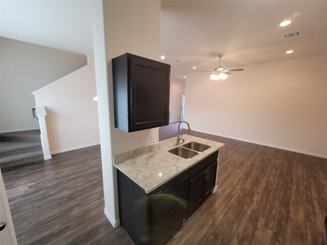 Foto del edificio - 2219 Bermuda Palms Dr