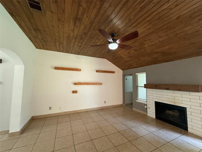 Building Photo - 501 Morning Dove Dr