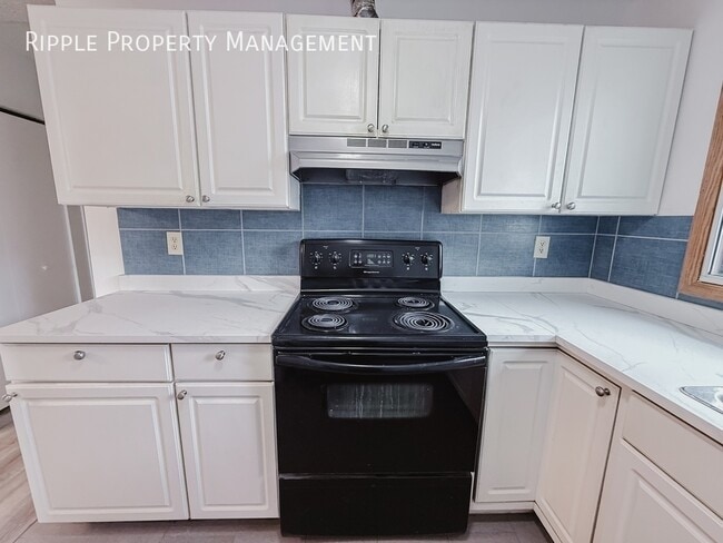 Building Photo - Modern 3 Beds, 1.5 Baths Main Floor/ Upper | No Pets Allowed