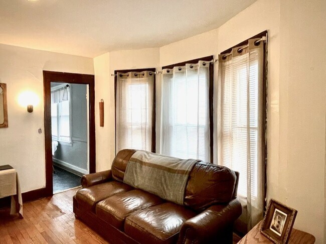Foto del edificio - 916 Ackerman Ave