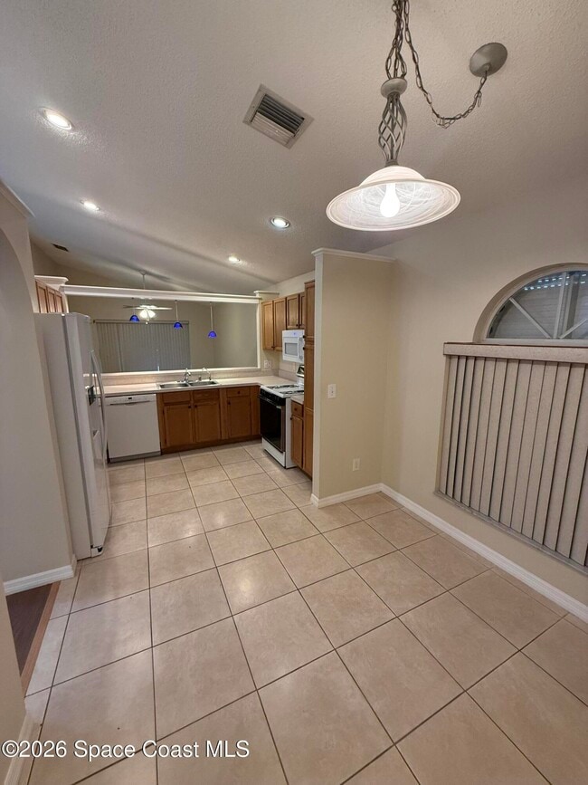 Building Photo - 3022 Pebble Creek St