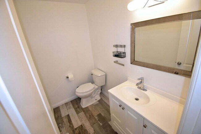 Foto del edificio - 6501 Vanalden Ave