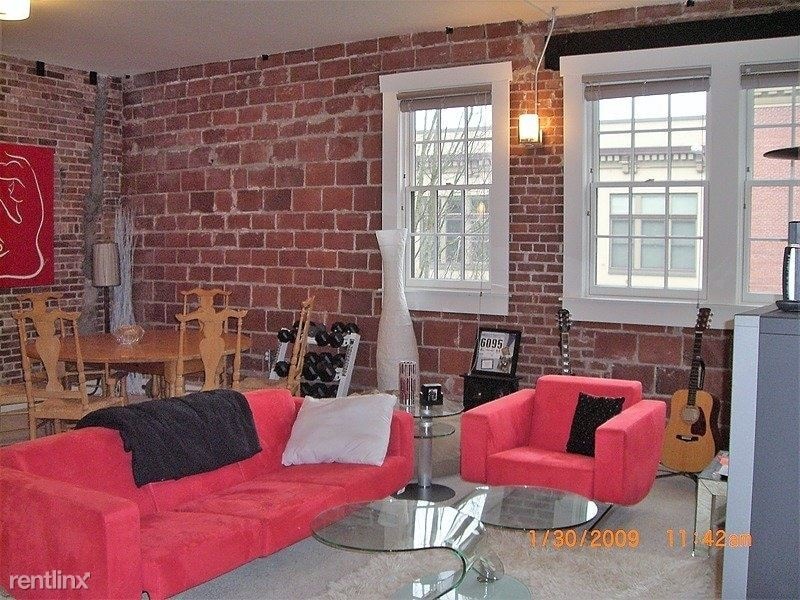 Primary Photo - 160 Liberty St NE