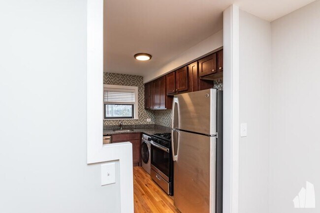 Foto del edificio - 2 bedroom in Highland Park IN 60035
