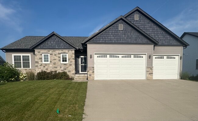 Building Photo - 7024 St Ann Dr