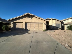Building Photo - 2713 E Verbena Dr