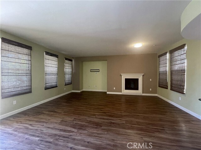 Foto del edificio - 15880 Main St