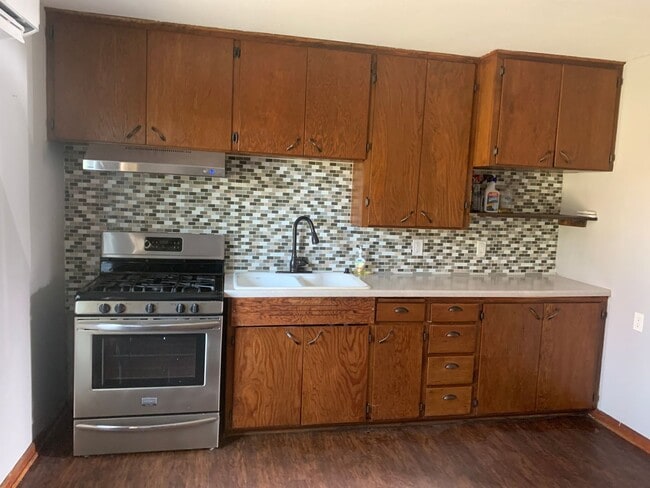 Foto del edificio - Charming 2-Bed with Bonus Space & Private ...