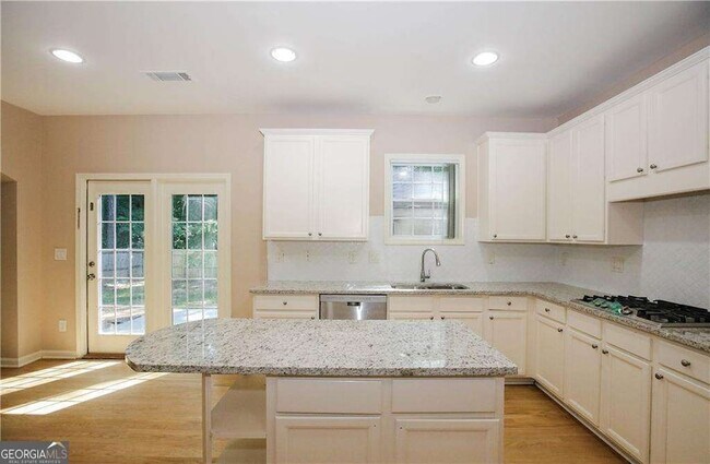 Foto del edificio - 6614 Mimosa Cir