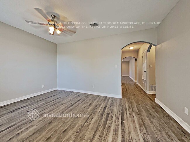 Foto del edificio - 1060 Pullman Dr