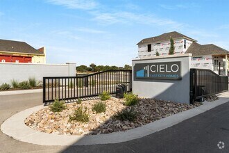 Building Photo - 17506 El Hidalgo Dr