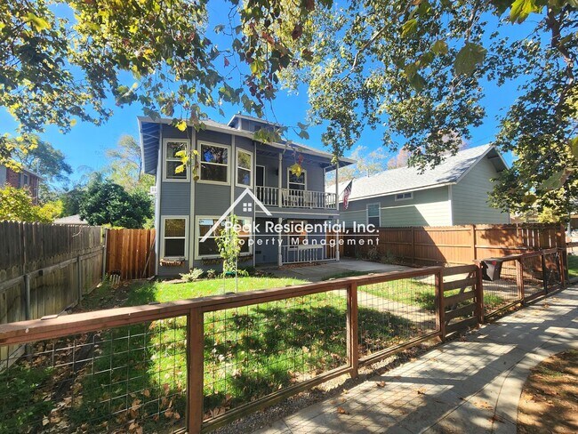 Building Photo - Updated 3bd/1.5ba Home near UCD Med Center!