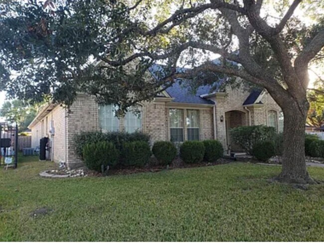 Building Photo - 12727 Magnolia Leaf St