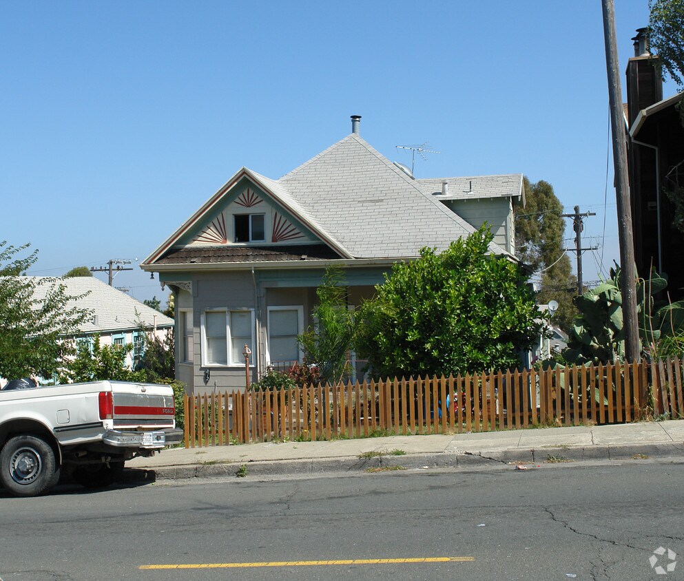 Primary Photo - 814-816 Florida St