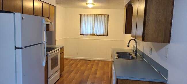 Foto del edificio - 541 NE 40th Avenue ~ Outstanding Single Le...