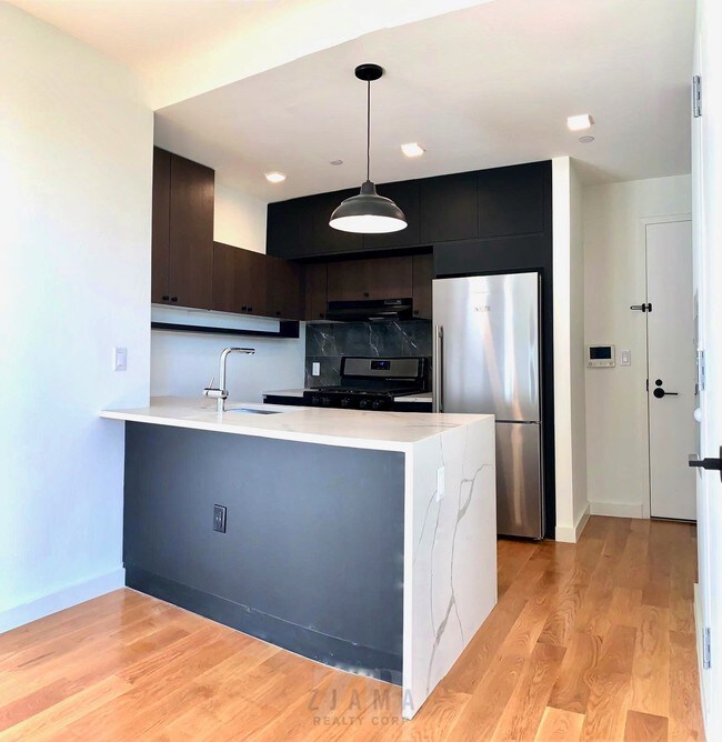 Foto del edificio - 25 E 19th St