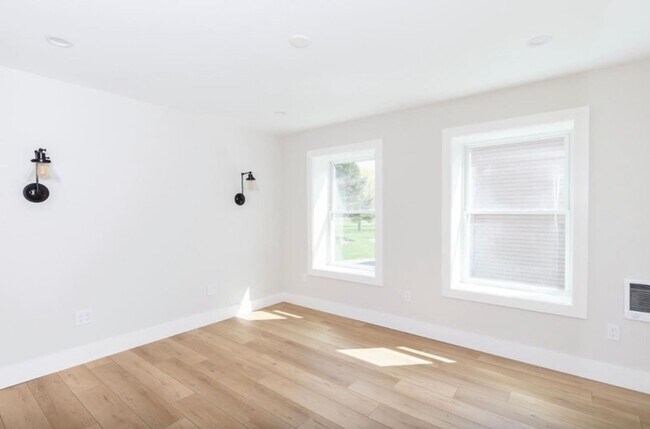 Foto del edificio - 1 Bedroom Home in Charlotte VT Available 11/1!